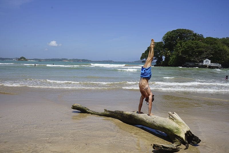 handstand chico en weligama sri lanka