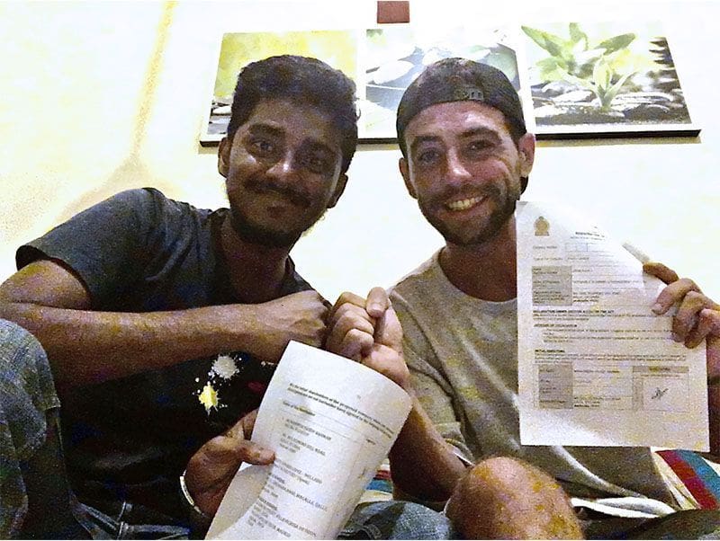 yousuf y yo tras firmar todos los documentos