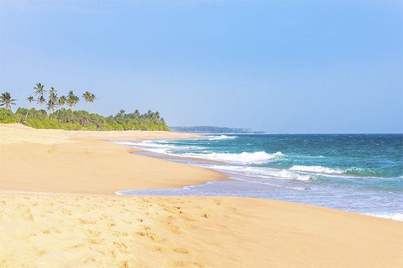 Playa de Medaketiya al este de Tangalle