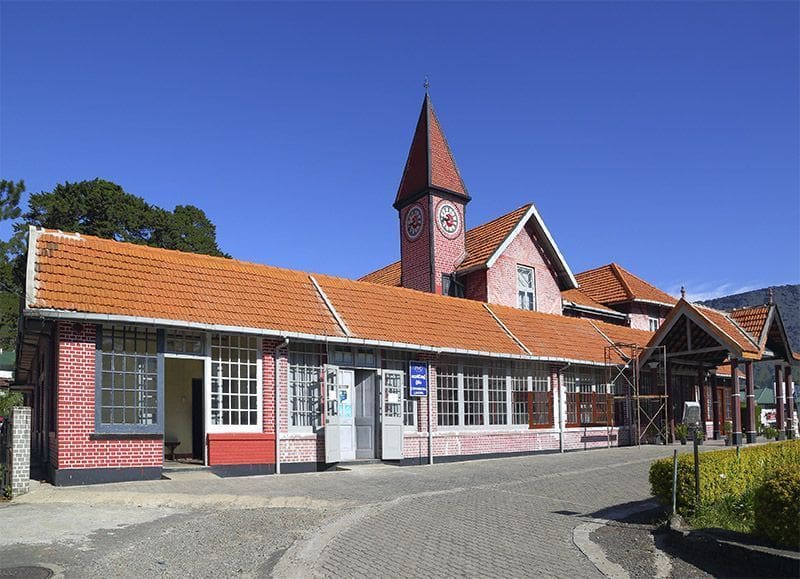 que hacer en Nuwara Eliya oficina de correos en un dia soleado