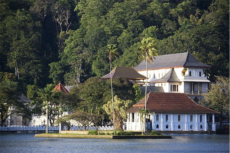 complejo del templo de la sagrada reliquia y el palacio real en Kandy Sri Lanka