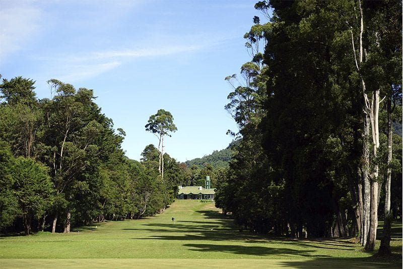 vista de la pista de golf en el club de golf de Nuwara Eliya Sri Lanka