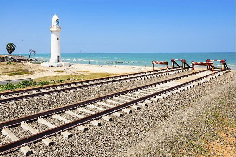 faro de Talaimannar y el fin de la linea de tren