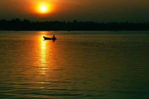 laguna de batticaloa al atardecer