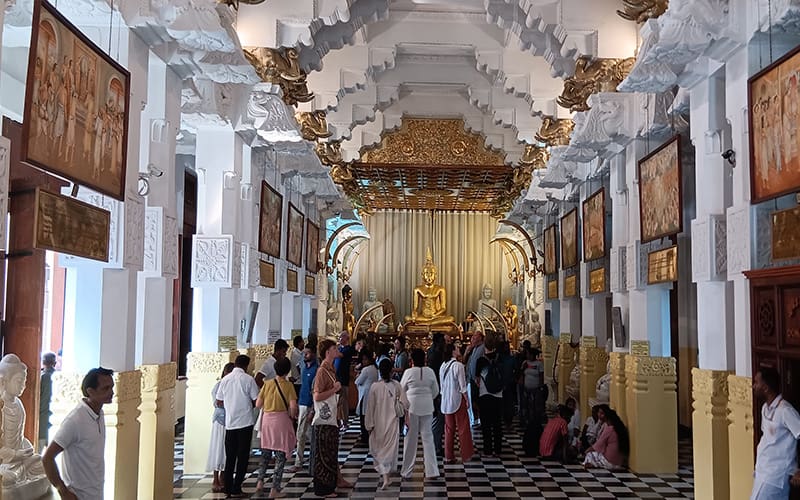 Aluth Maligawa en el templo de la sagrada reliquia de Kandy