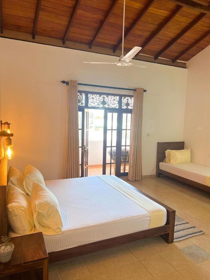 habitacion doble en Hummus Hostel en Hikkaduwa mejores hostales de Sri Lanka