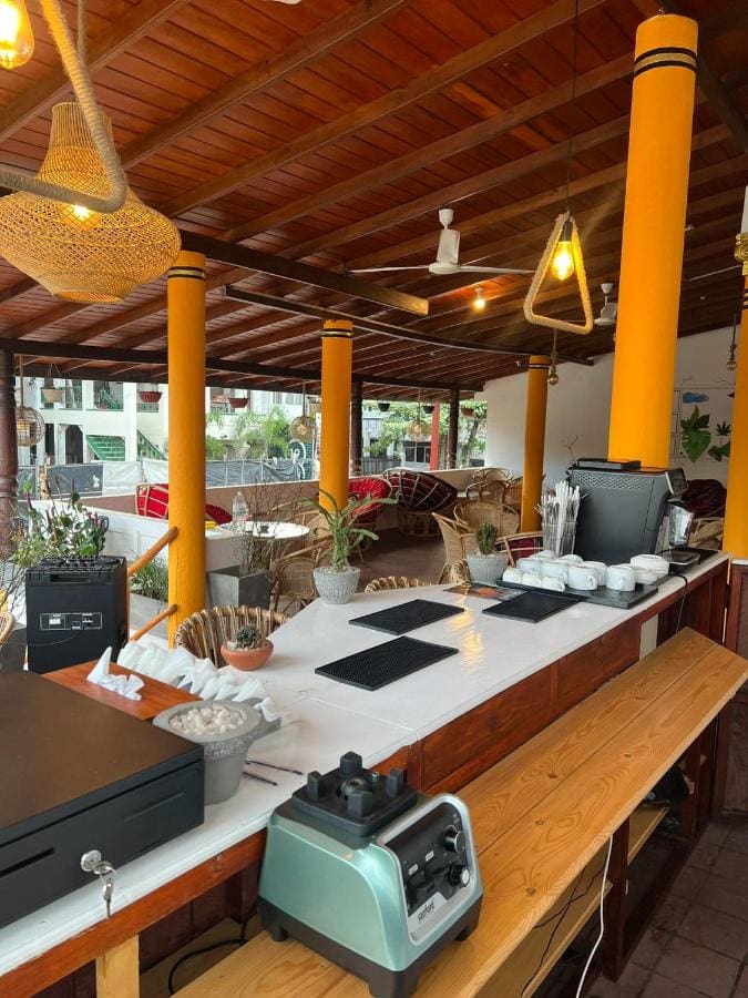 zonas comunes en Hummus Hostel en Hikkaduwa