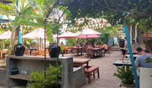 cafe dots hiriketiya