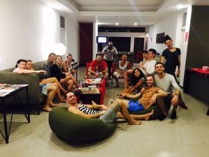 fiesta en Colombo gente hostel
