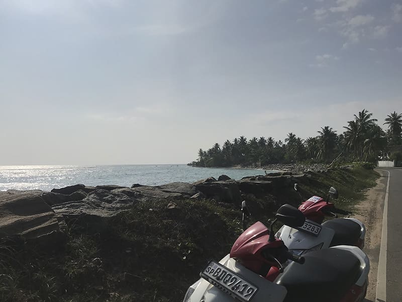alquilar scooter sri lanka motos y oceano costa sur
