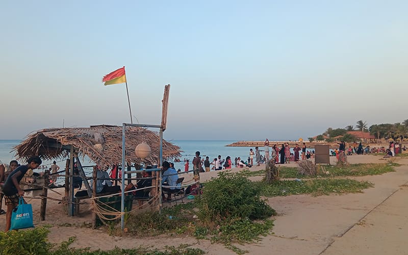 Kankesanturai Beach gente