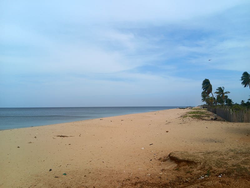 Thaalayadi Beach desierta