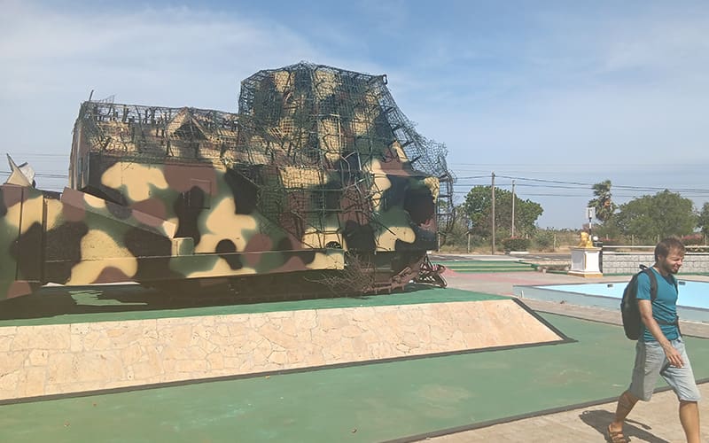 excavadora memorial de Gamini