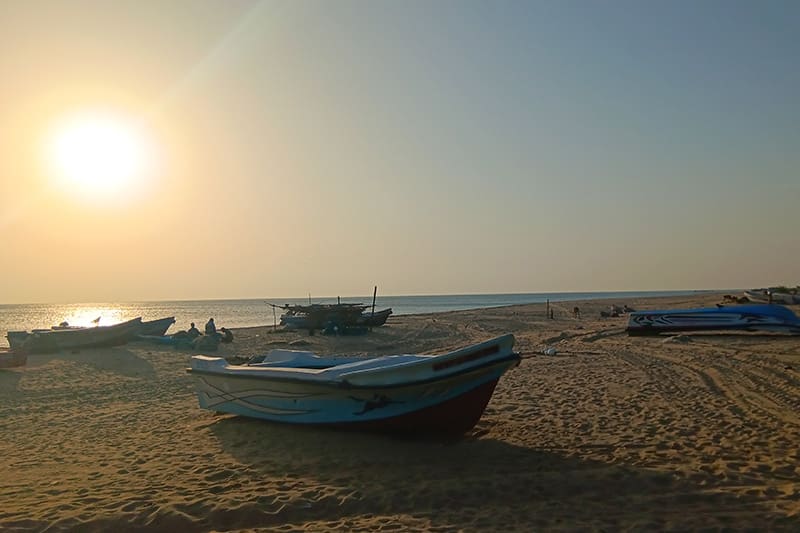 playa mullivaikkal en Mullaitivu amanecer