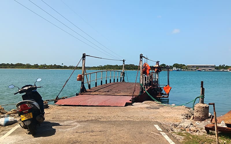 que ver en jaffna ferry en isla de kayts