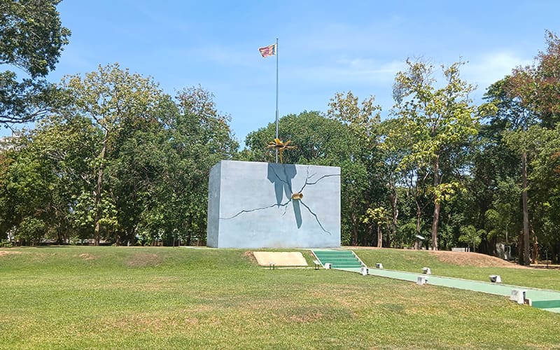 war memorial en Kilinochchi