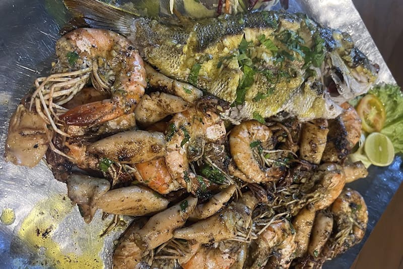 pescado y marisco comer en Galle Sri Lanka