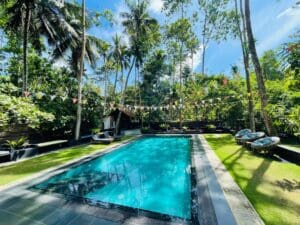 Dots Bay House Hiriketiya piscina