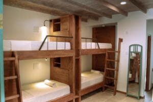 Locos Hiriketiya dormitorio hostel