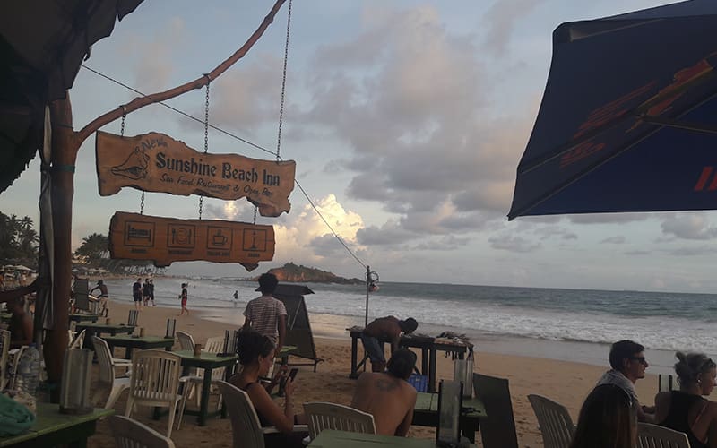 mirissa beach en junio