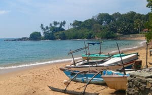 unakuruwa beach sri lanka