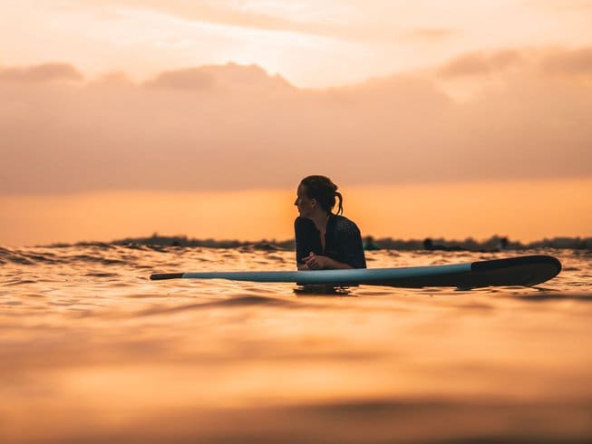 chica surf camp arugam bay oceano