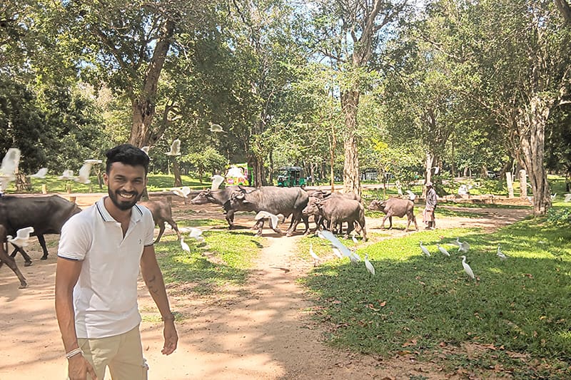 guia en Anuradhapura
