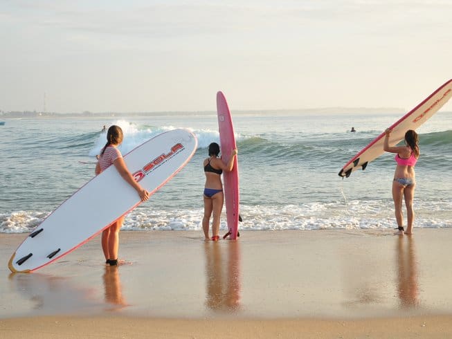paradise surf camp abay grupo