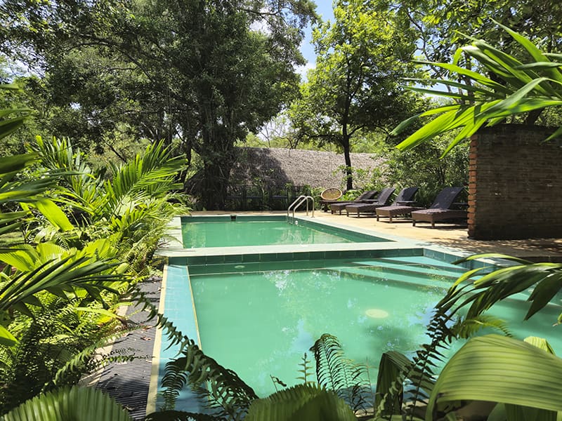 piscina en hotel Gabaa Habarana