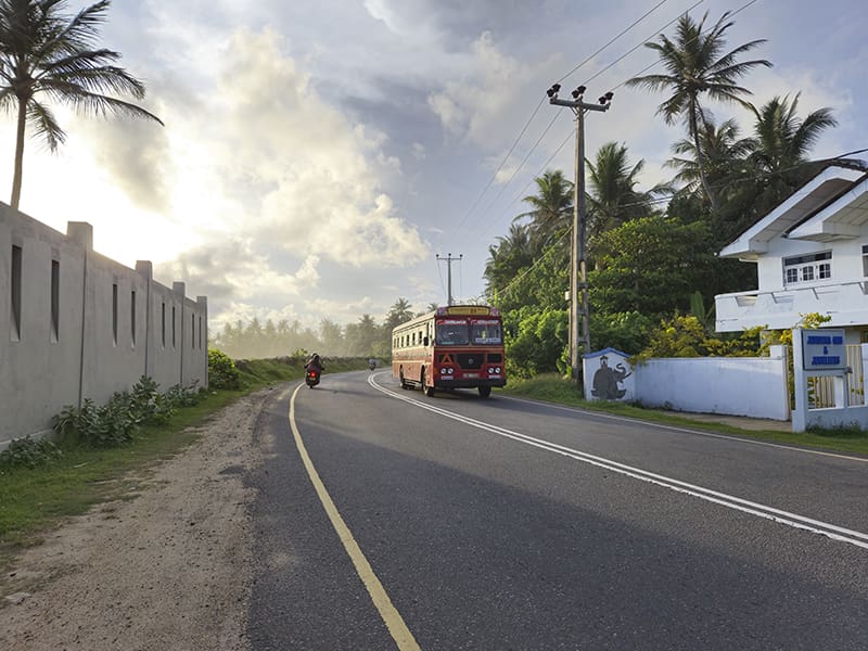 timos sri lanka bus