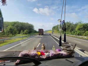 llegar del aeropuerto a la costa sur de sri lanka bus autopista