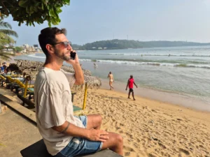 tarjeta SIM Sri Lanka yo hablando telefono