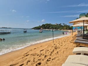 Unawatuna Beach, playa cerca de Sooriya Weaving Mills