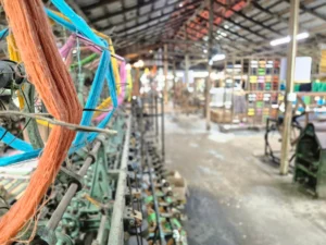 maquinaria taller tradicional tejidos Sooriya Weaving handloom