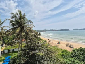 paisaje Weligama beach rooftop hotel outpost
