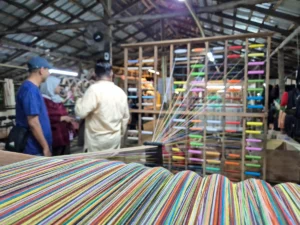 visita guiada Sooriya Weaving Mills Sri Lanka
