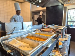 cocina y chefs en restaurante hotel lake avenue