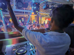 dj laki pista en discoteca happy bana unawatuna sri lanka