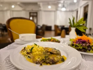 donde comer en kandy sri lanka restaurante hotel suisse plato bufe