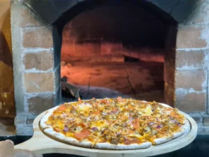 pizza al horno restaurante en kandy mango garden