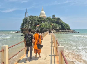 que ver en el sur de sri lanka templo paravi duwa matara