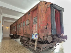 vagon tren museo tsunami hikkaduwa sri lanka