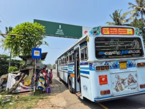 como llegar a colombo desde galle bus local costa sur