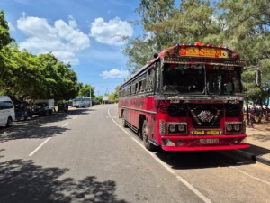 como llegar a trincomalee sri lanka bus local