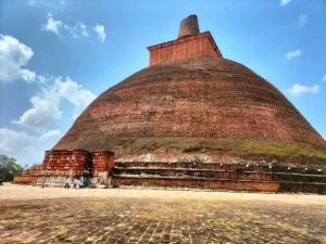 que ver en anuradhapura sri lanka estupa jethawana