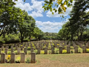 que ver en trincomalee sri lanka cementerio de la guerra