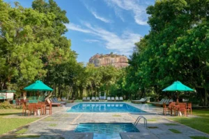 vista piscina hotel sigiriya