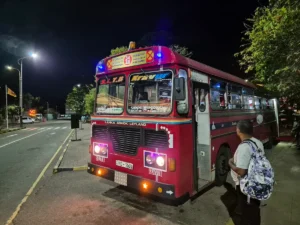 bus publico aeropuerto sri lanka ruta katunayake kalmunai