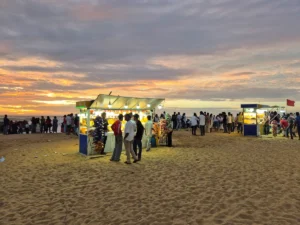 comida callejera negombo puestos y gente negombo beach park