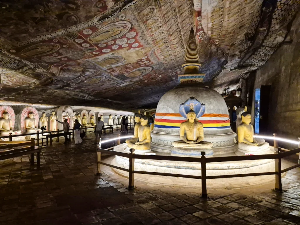 cuevas de dambulla portada